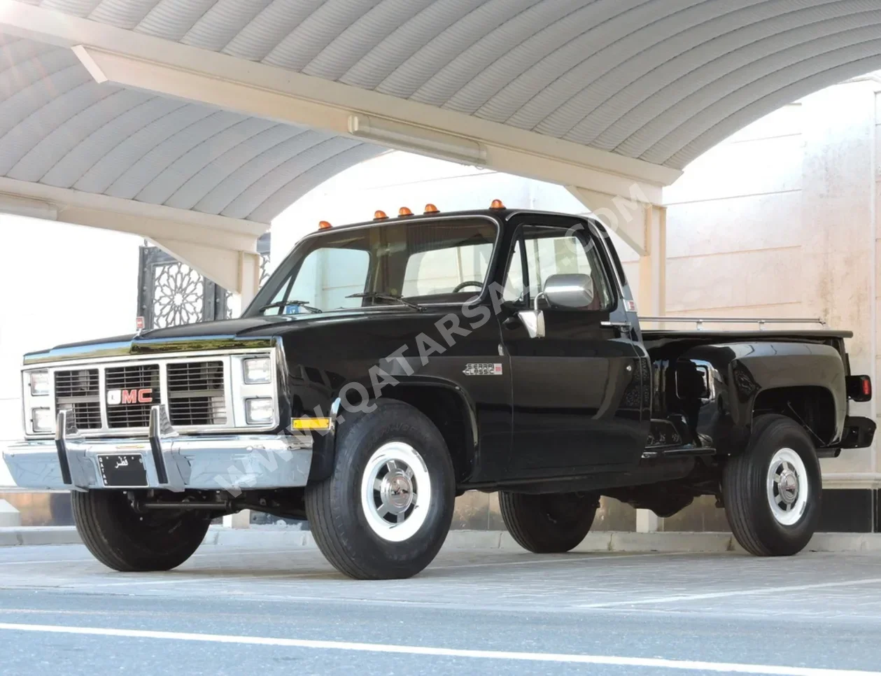 جي ام سي  سييرا  كلاسك  1987  عادي  68,000 كم  8 سلندر  دفع خلفي  بيكب  أسود