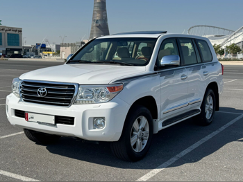 Toyota  Land Cruiser  GXR  2014  Automatic  154,000 Km  8 Cylinder  Four Wheel Drive (4WD)  SUV  White