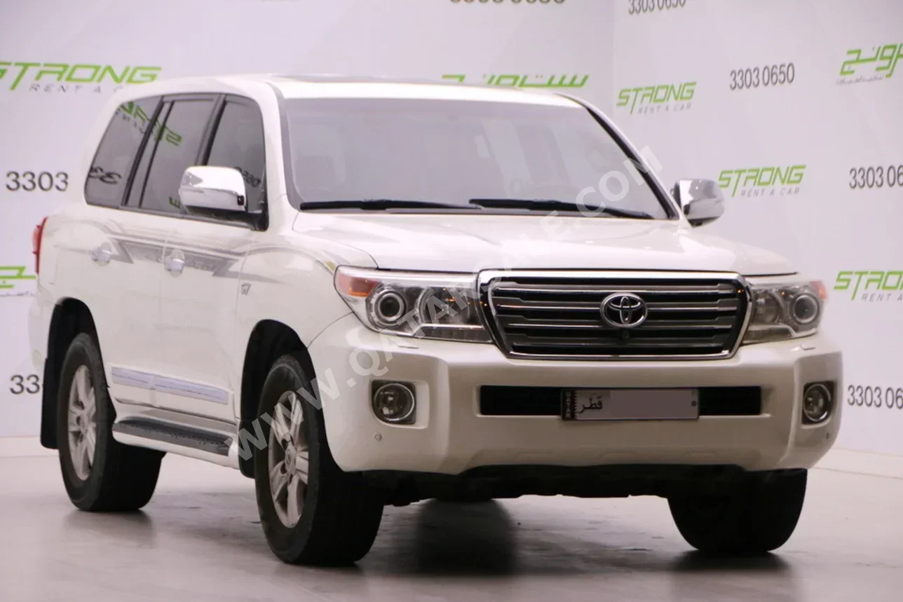 Toyota  Land Cruiser  VXR  2013  Automatic  245,000 Km  8 Cylinder  Four Wheel Drive (4WD)  SUV  Pearl