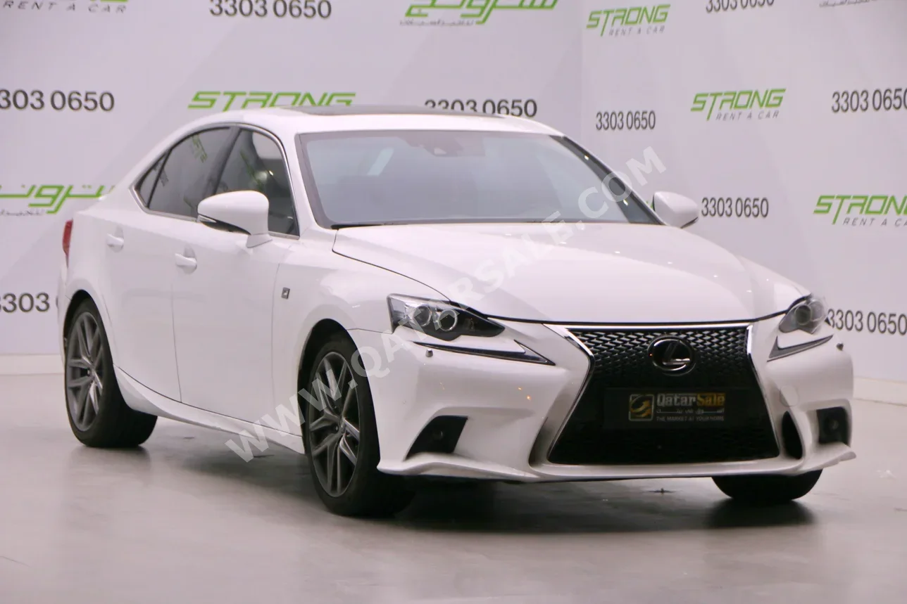 لكزس  اي اس  350اف  2016  اوتوماتيك  163,000 كم  6 سلندر  دفع خلفي  سيدان  أبيض