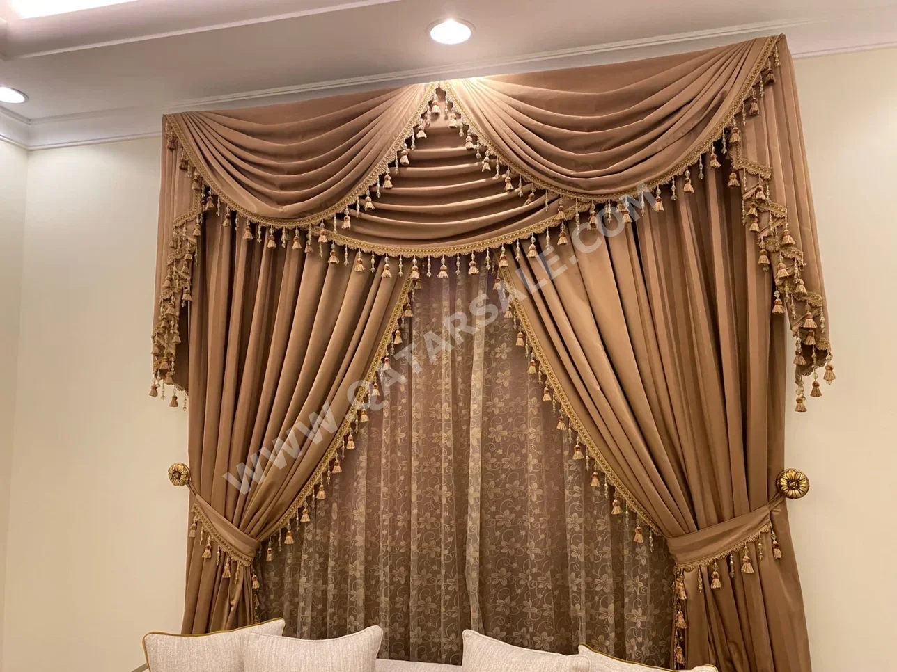 Curtains & Blinds Price Per Unit  Brown  300 CM  300 CM