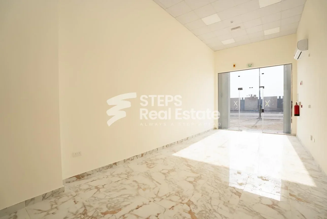 محلات تجارية - غير مفروشة - الريان للايجار - العزيزية