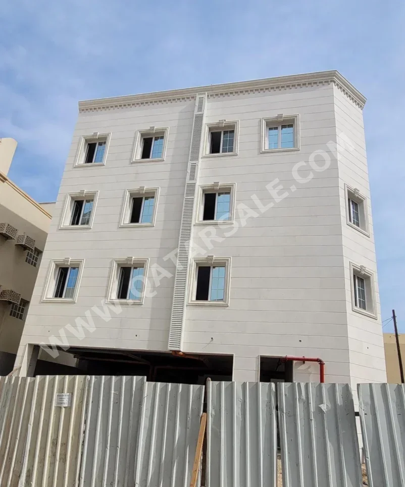 Buildings, Towers & Compounds - Family Residential  - Doha  - Fereej Bin Omran  For Sale