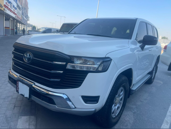 تويوتا  لاند كروزر  جي اكس  2023  اوتوماتيك  70,000 كم  6 سلندر  دفع رباعي  اس يو في  أبيض  تحت الضمان