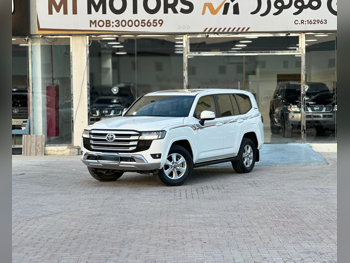 Toyota  Land Cruiser  GXR Twin Turbo  2022  Automatic  67,000 Km  6 Cylinder  Four Wheel Drive (4WD)  SUV  White