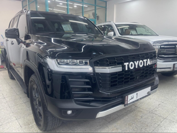 تويوتا  لاند كروزر  جي ار سبورت توين تيربو  2022  اوتوماتيك  185,000 كم  6 سلندر  دفع رباعي  اس يو في  أسود
