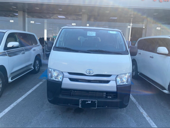 Toyota  Hiace  2023  Manual  7,000 Km  4 Cylinder  Front Wheel Drive (FWD)  Van / Bus  White