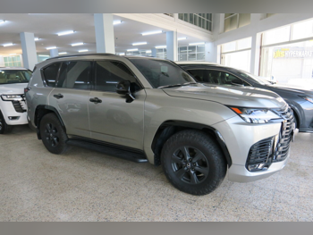 لكزس  ال اكس  600 اوفرتريل  2025  اوتوماتيك  6,000 كم  6 سلندر  دفع رباعي  اس يو في  أخضر  تحت الضمان