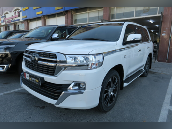 Toyota  Land Cruiser  VXR  2021  Automatic  83,000 Km  8 Cylinder  Four Wheel Drive (4WD)  SUV  White