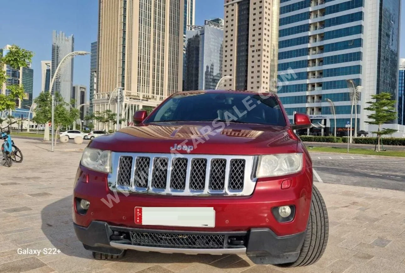 Jeep Grand Cherokee Overland 2012 Automatic 170,000 Km 8 Cylinder Four Wheel Drive (4WD) SUV Maroon