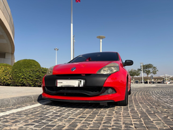 رينو  كليو  ار اس  2012  عادي  168,000 كم  4 سلندر  سحب امامي  كوبيه \ سبورت  أحمر