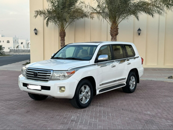 Toyota  Land Cruiser  GXR  2014  Automatic  240,000 Km  8 Cylinder  Four Wheel Drive (4WD)  SUV  White