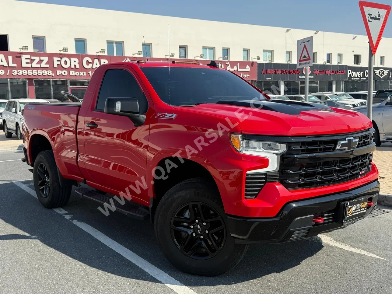 Chevrolet Silverado Trail Boss 2022 Automatic 108,000 Km 8 Cylinder Four Wheel Drive (4WD) Pick Up Red