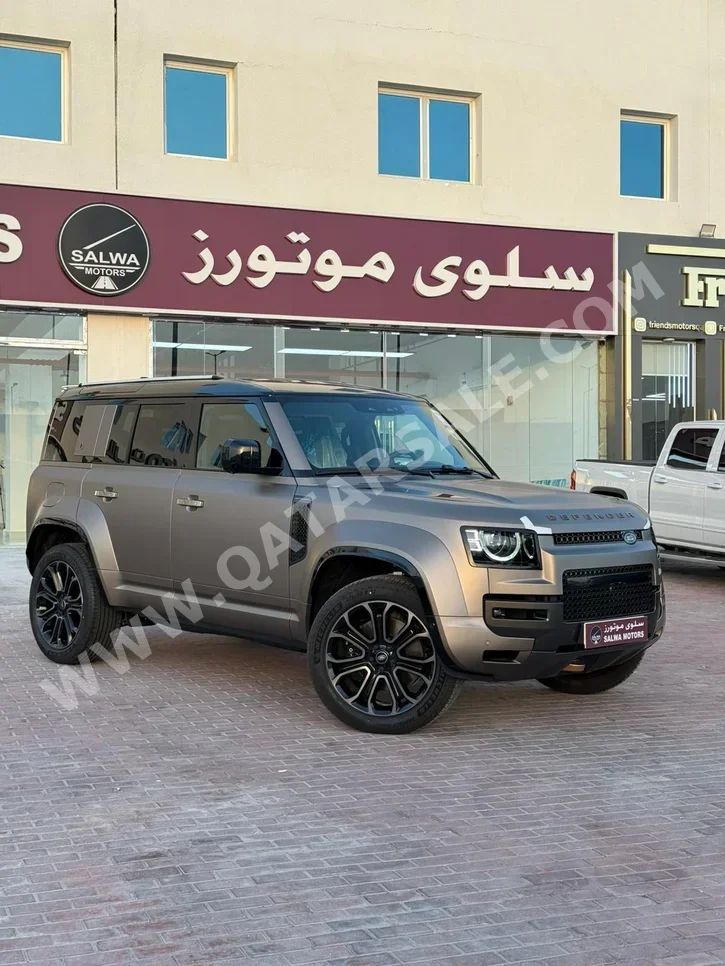Land Rover Defender Octa 2025 Automatic 0 Km 8 Cylinder Four Wheel Drive (4WD) SUV Gold