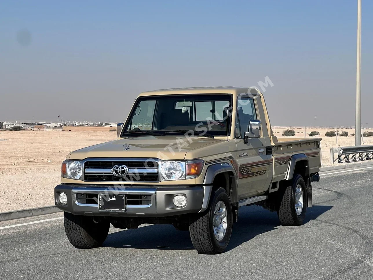 تويوتا  لاند كروزر  ال اكس  2020  عادي  102,000 كم  6 سلندر  دفع رباعي  بيكب  بيج