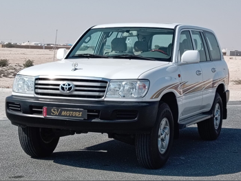 Toyota  Land Cruiser  GXR  2006  Manual  303,000 Km  6 Cylinder  Four Wheel Drive (4WD)  SUV  White
