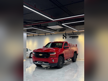 Chevrolet  Silverado  LT  2017  Automatic  173,000 Km  8 Cylinder  Four Wheel Drive (4WD)  Pick Up  Red