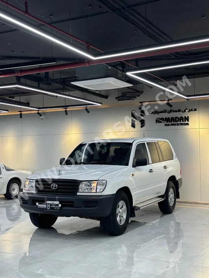 تويوتا  لاند كروزر  جي  2004  عادي  398,000 كم  6 سلندر  دفع رباعي  اس يو في  أبيض
