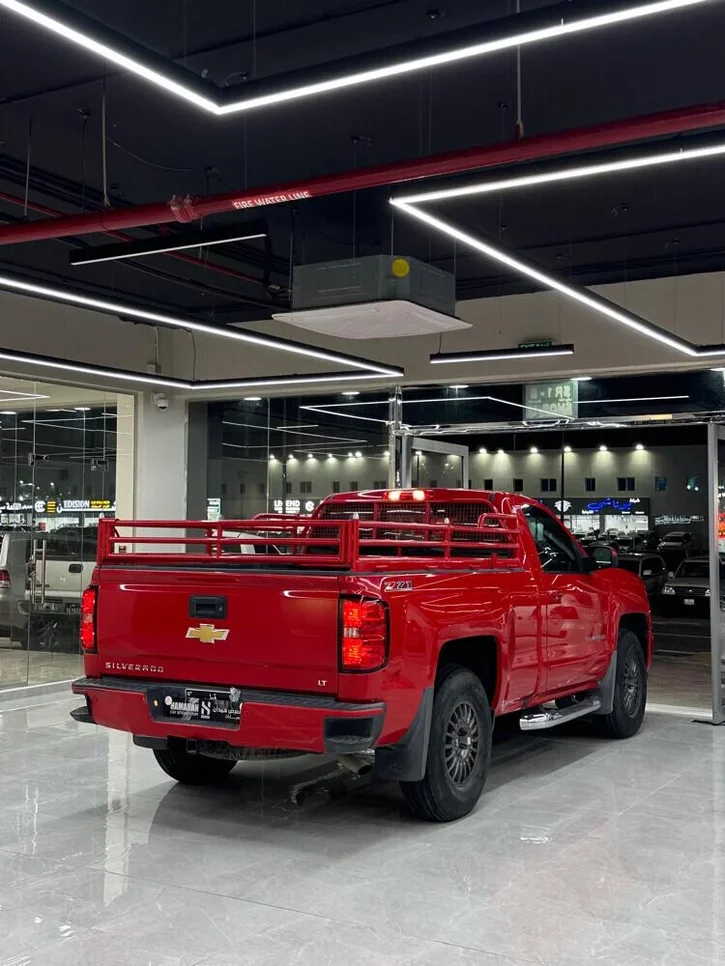 شفروليه  سلفرادو  ال تي  2017  اوتوماتيك  173,000 كم  8 سلندر  دفع رباعي  بيكب  أحمر