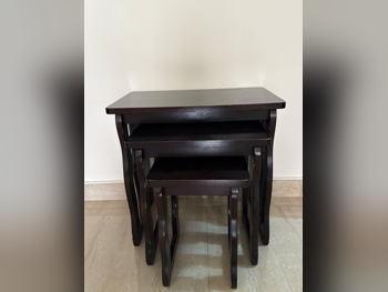 الطاولات والخزائن الجانبية طقم من 3 قطع  - هوم سينتر  - خشب متين  - أسود