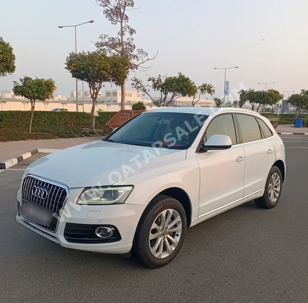 اودي كيو 5 40 TFSI Quattro 2016 اوتوماتيك 180,000 كم 4 سلندر دفع كلي مستمر اس يو في أبيض