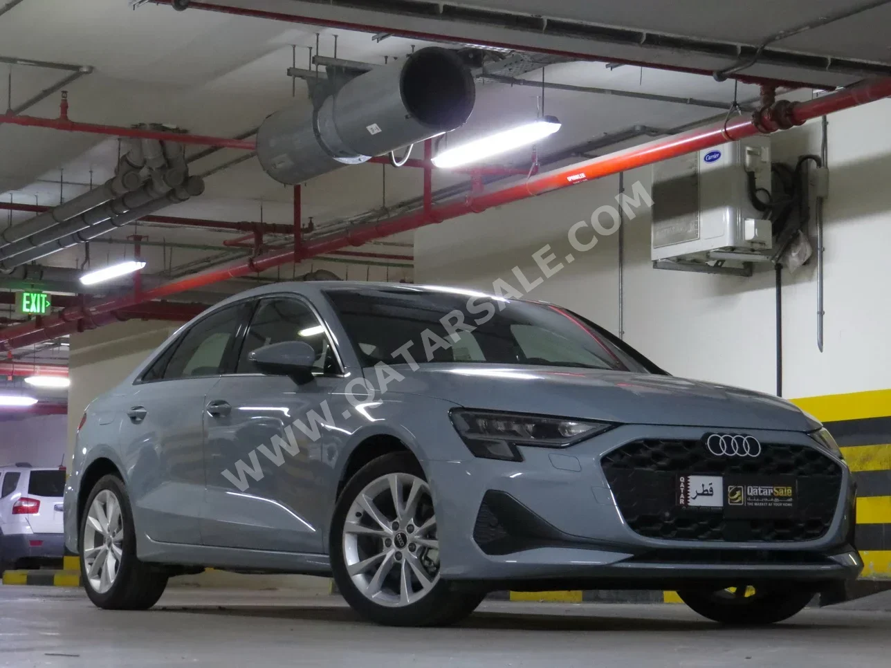 اودي  أي 3  2025  اوتوماتيك  0 كم  4 سلندر  سحب امامي  سيدان  رمادي  تحت الضمان