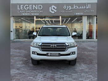 Toyota  Land Cruiser  GXR  2020  Automatic  294,000 Km  8 Cylinder  Four Wheel Drive (4WD)  SUV  White