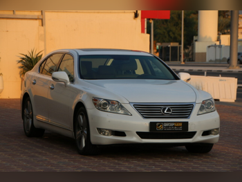 Lexus  LS  460 L  2011  Automatic  114,000 Km  8 Cylinder  Rear Wheel Drive (RWD)  Sedan  White