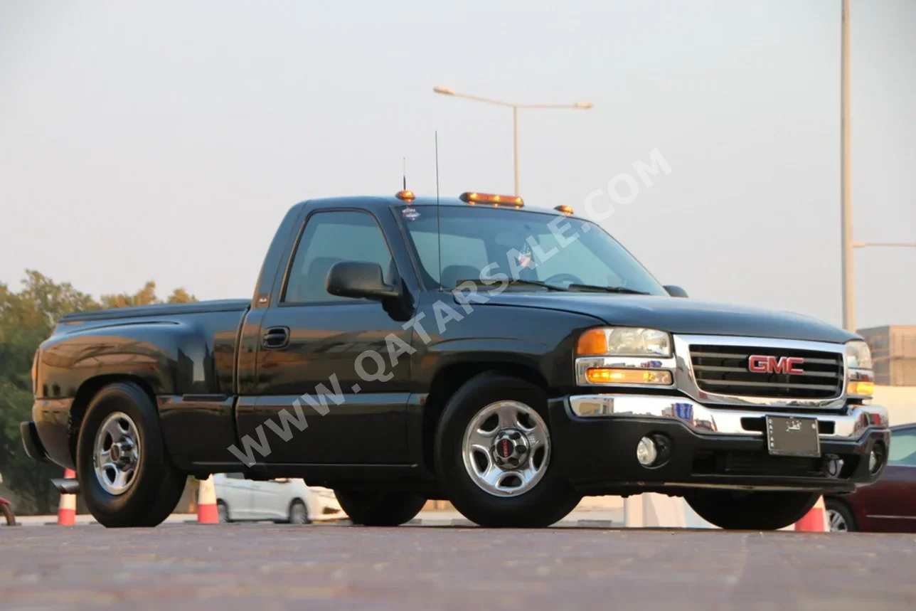 شفروليه  سلفرادو  2005  اوتوماتيك  226,000 كم  8 سلندر  دفع رباعي  بيكب  رمادي