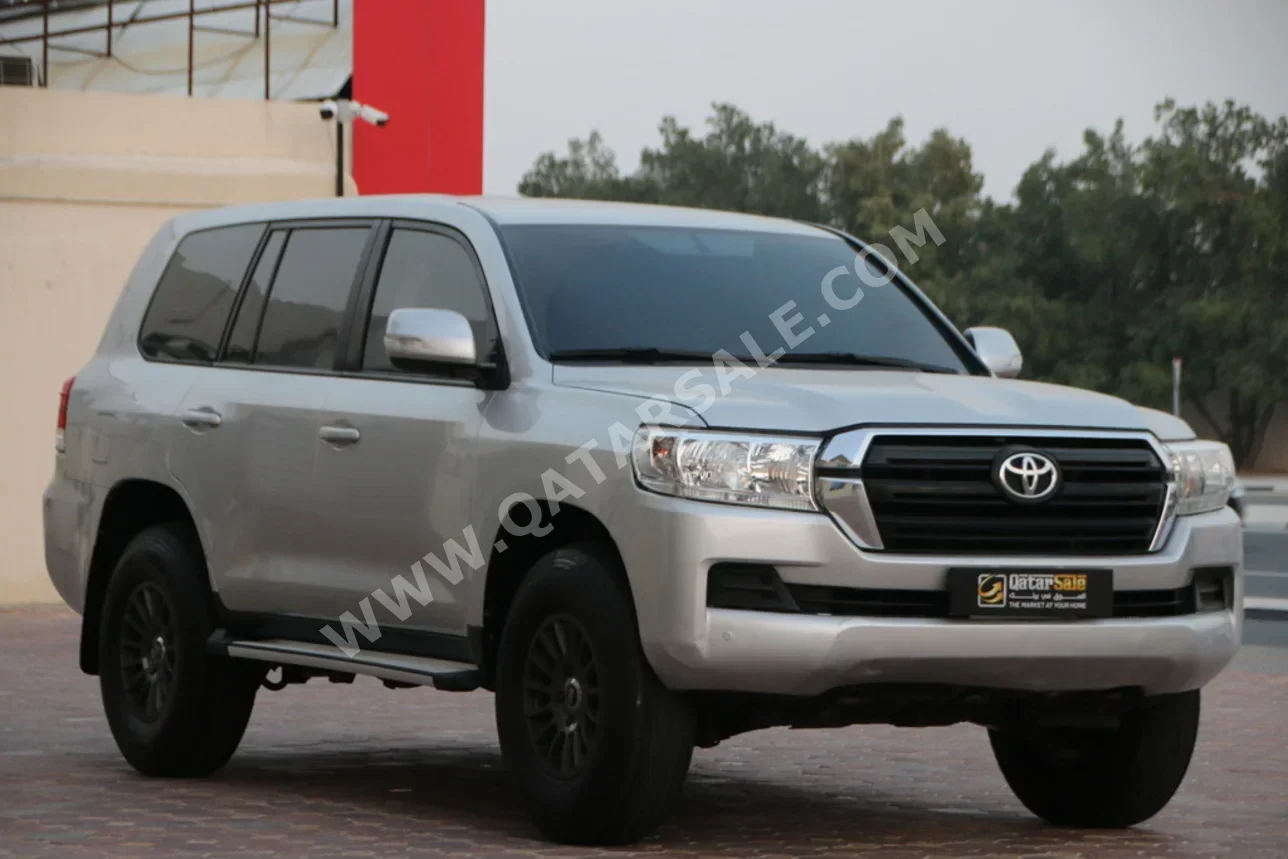 Toyota Land Cruiser G 2018 Automatic 290,000 Km 6 Cylinder Four Wheel Drive (4WD) SUV Silver