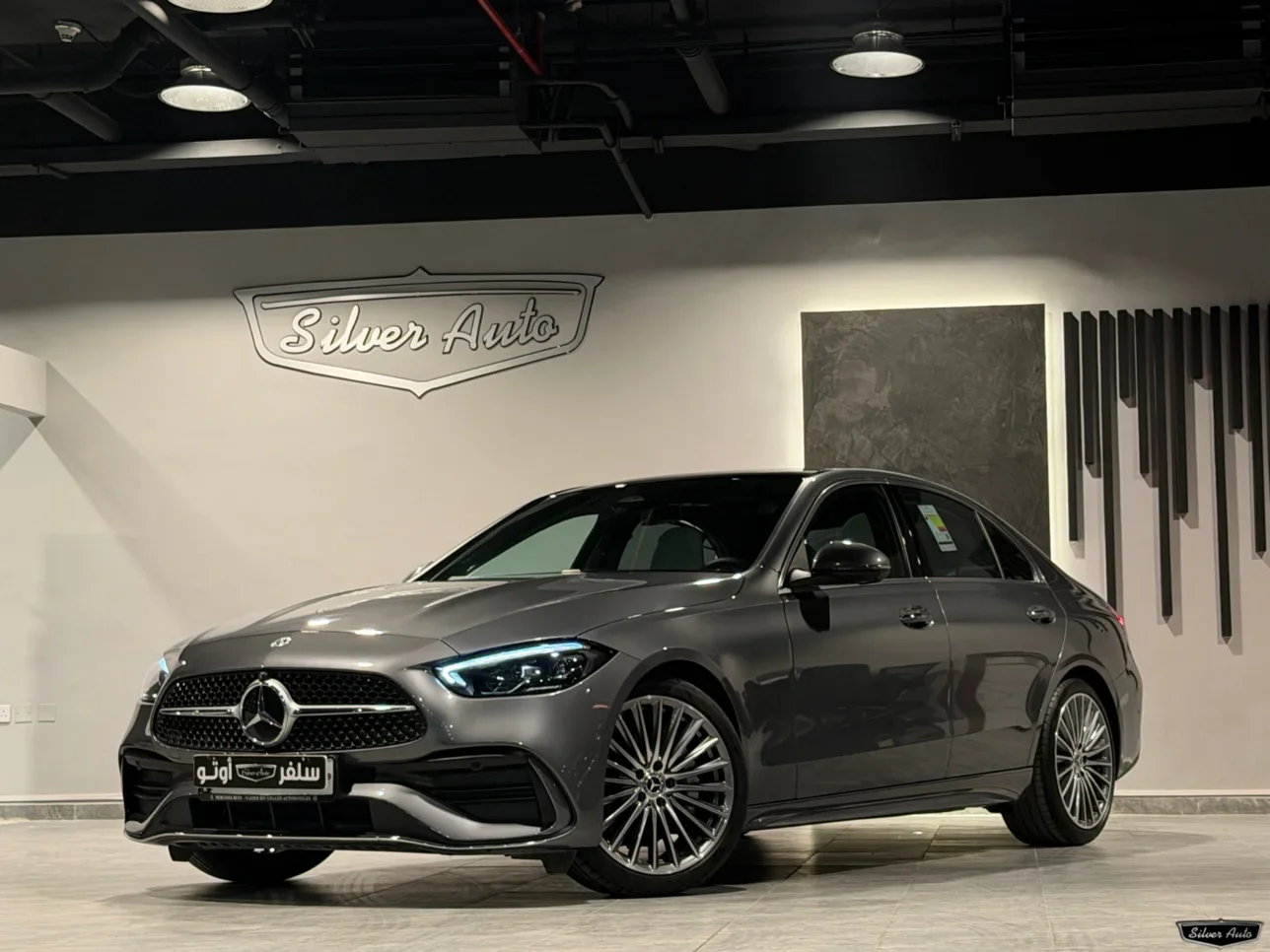 مرسيدس - بنز  سي - كلاس  200 اي ام جي  2025  اوتوماتيك  0 كم  4 سلندر  دفع خلفي  سيدان  رمادي  تحت الضمان
