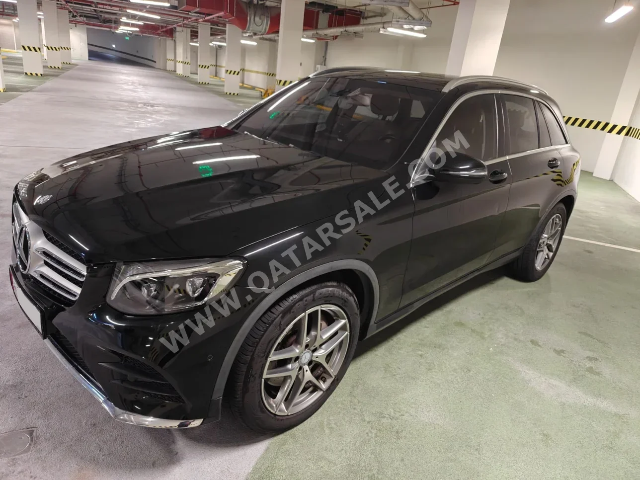 مرسيدس - بنز جي ال سي 300 2016 اوتوماتيك 38,000 كم 4 سلندر دفع رباعي اس يو في أسود