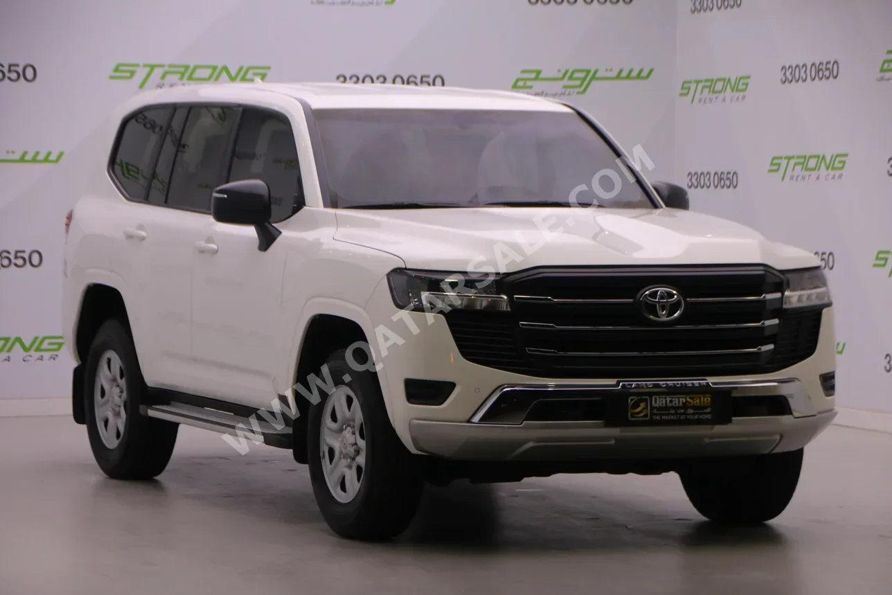 تويوتا  لاند كروزر  جي اكس  2023  اوتوماتيك  77,300 كم  6 سلندر  دفع رباعي  اس يو في  أبيض  تحت الضمان
