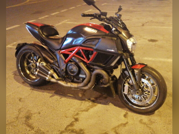 Ducati  Diavel -  2015 - Color Red & Black