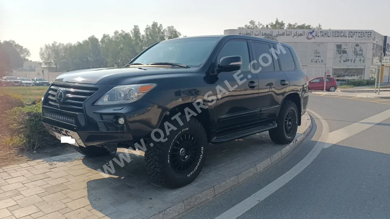 لكزس ال اكس 570 2015 اوتوماتيك 80,000 كم 8 سلندر دفع رباعي اس يو في أسود