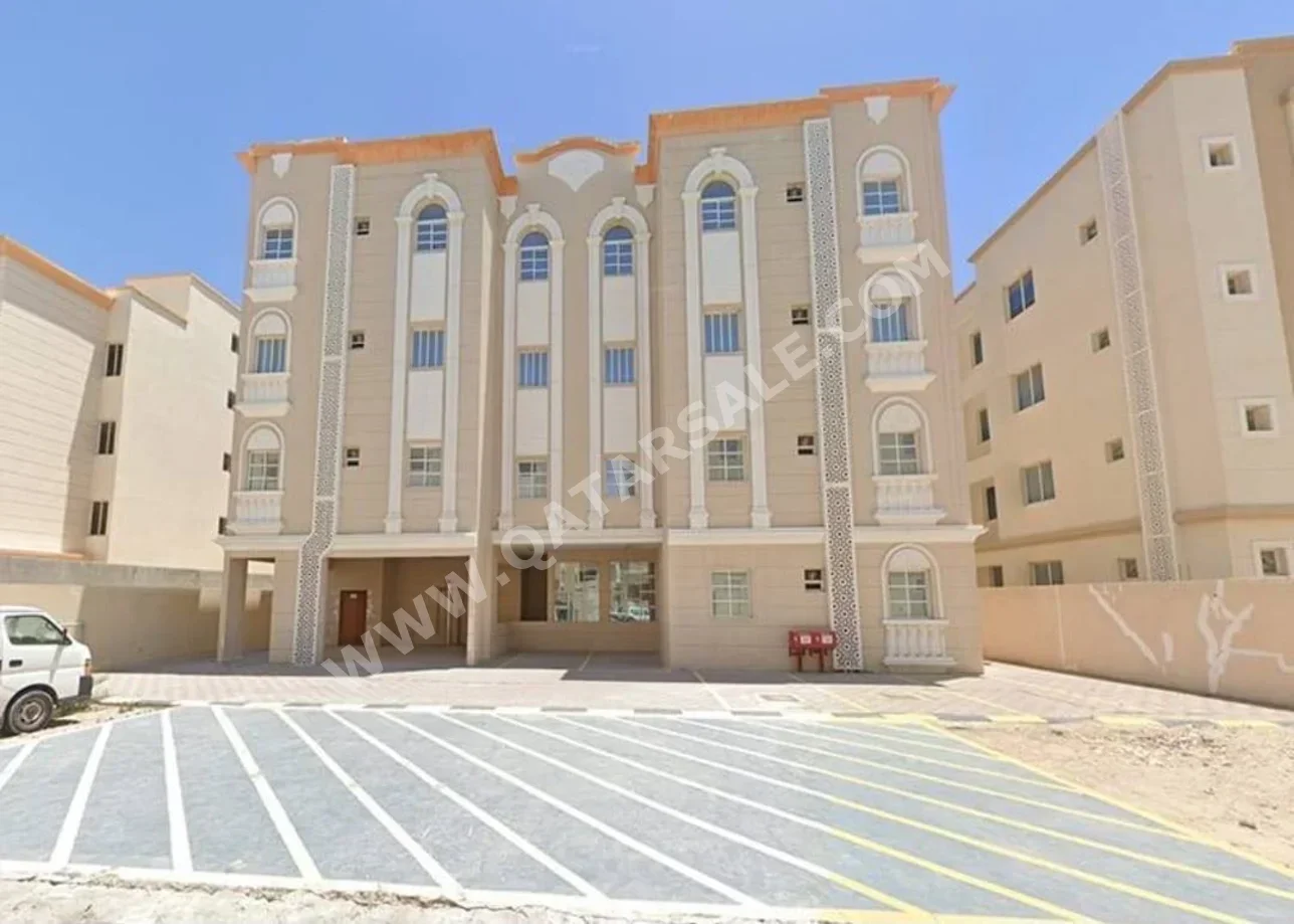 مباني ,ابراج ومجمعات - سكن عائلي  - الوكرة  - الوكرة  للبيع