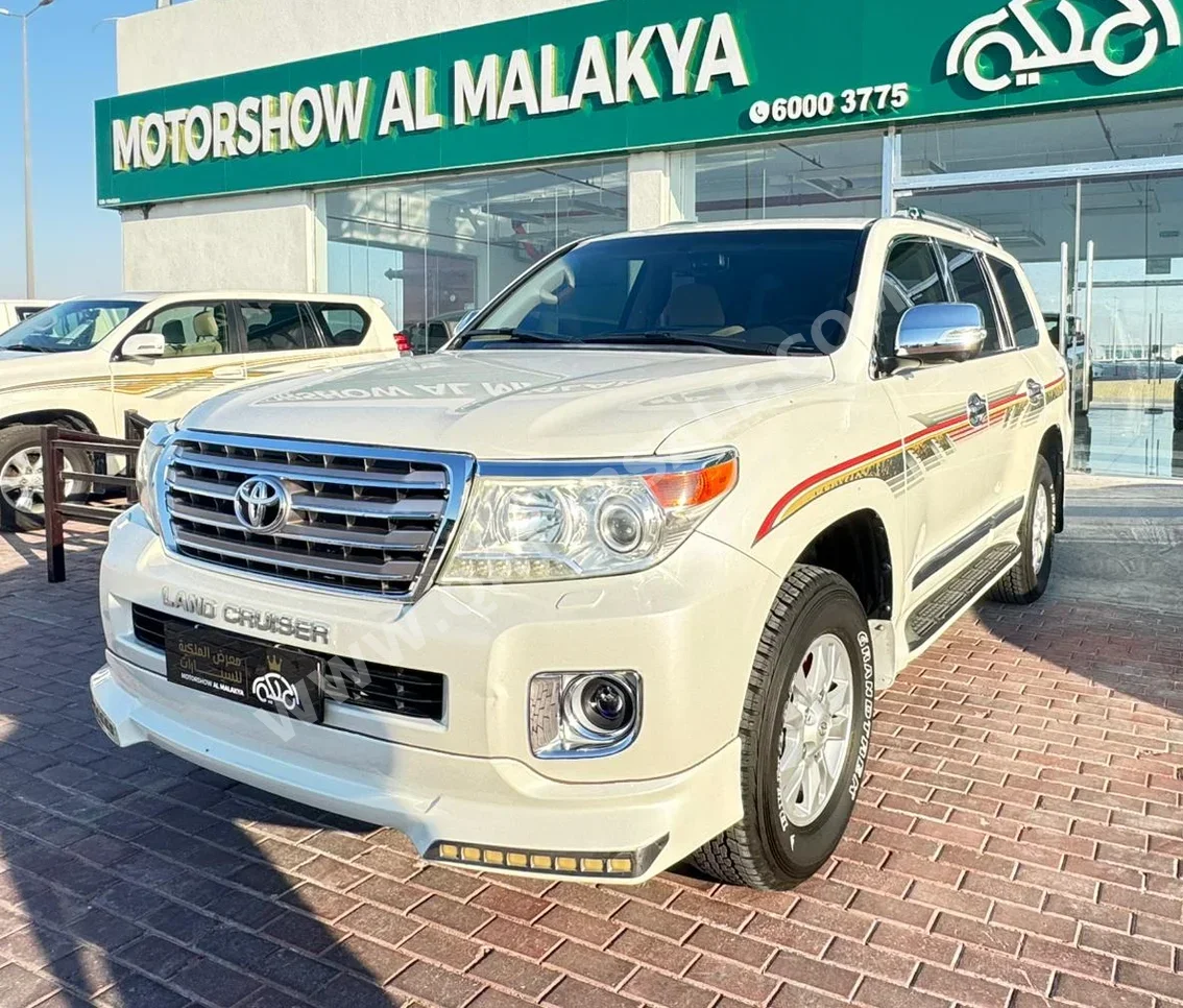 تويوتا  لاند كروزر  جي اكس ار  2012  اوتوماتيك  262,000 كم  8 سلندر  دفع رباعي  اس يو في  أبيض