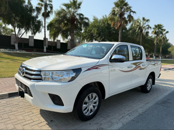 تويوتا  هاي لوكس  2025  عادي  8,000 كم  4 سلندر  دفع رباعي  بيكب  أبيض  تحت الضمان