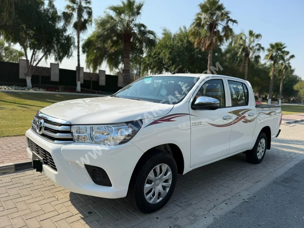 تويوتا  هاي لوكس  2025  عادي  8,000 كم  4 سلندر  دفع رباعي  بيكب  أبيض  تحت الضمان