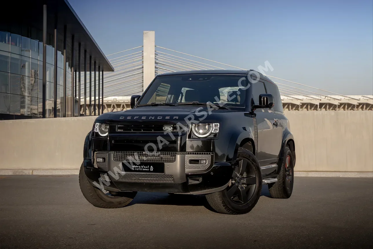 لاند روفر  ديفيندر  90  2023  اوتوماتيك  50,000 كم  4 سلندر  دفع رباعي  اس يو في  أسود  تحت الضمان