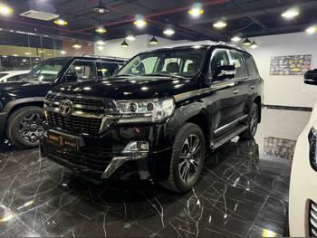 Toyota  Land Cruiser  VXR  2018  Automatic  244,000 Km  8 Cylinder  Four Wheel Drive (4WD)  SUV  Black