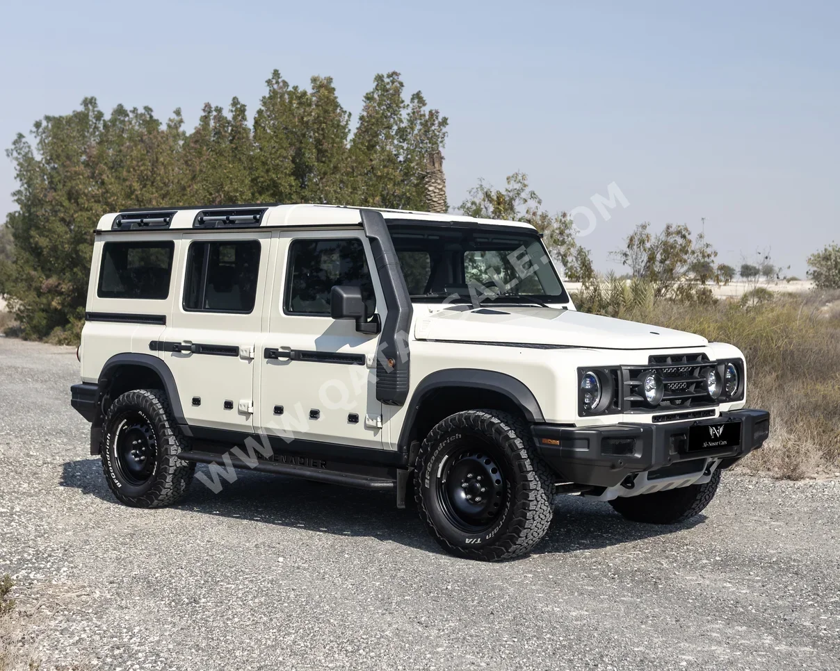 إينوس غرينادير 2023 اوتوماتيك 16,000 كم 4 سلندر دفع رباعي اس يو في أبيض تحت الضمان