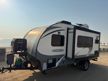 Caravan - 2018 - White and Silver -Made in United States of America(USA)