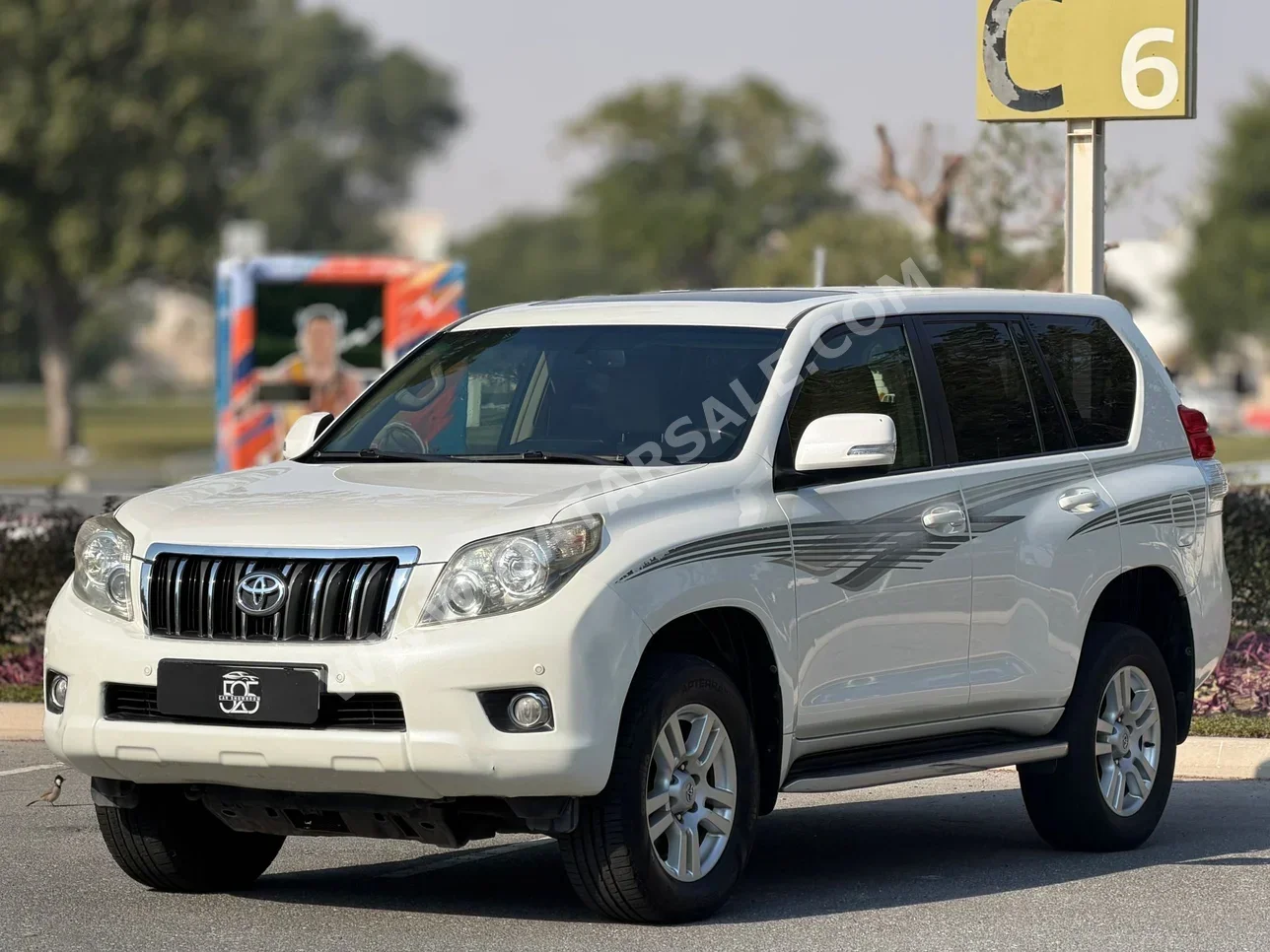 تويوتا  برادو  في اكس  2010  اوتوماتيك  151,000 كم  6 سلندر  دفع رباعي  اس يو في  أبيض