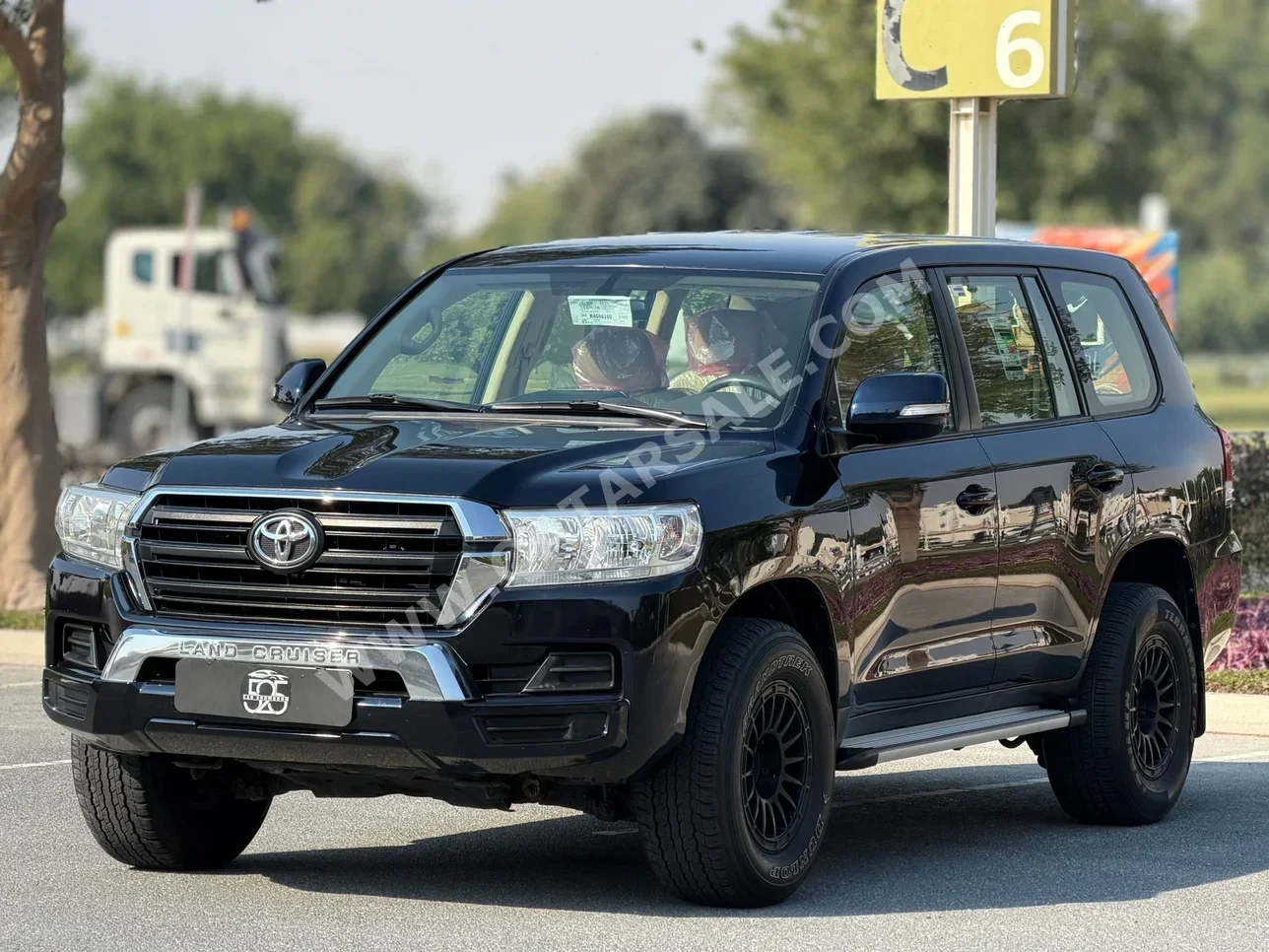 تويوتا  لاند كروزر  جي اكس  2017  اوتوماتيك  195,000 كم  6 سلندر  دفع رباعي  اس يو في  أسود