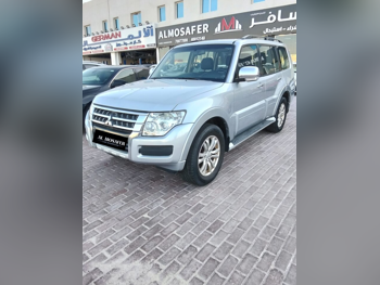 ميتسوبيشي  باجيرو  3.5  2016  اوتوماتيك  180,000 كم  6 سلندر  دفع رباعي  اس يو في  فضي