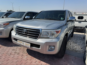 Toyota  Land Cruiser  GXR  2012  Automatic  290,000 Km  8 Cylinder  Four Wheel Drive (4WD)  SUV  Silver