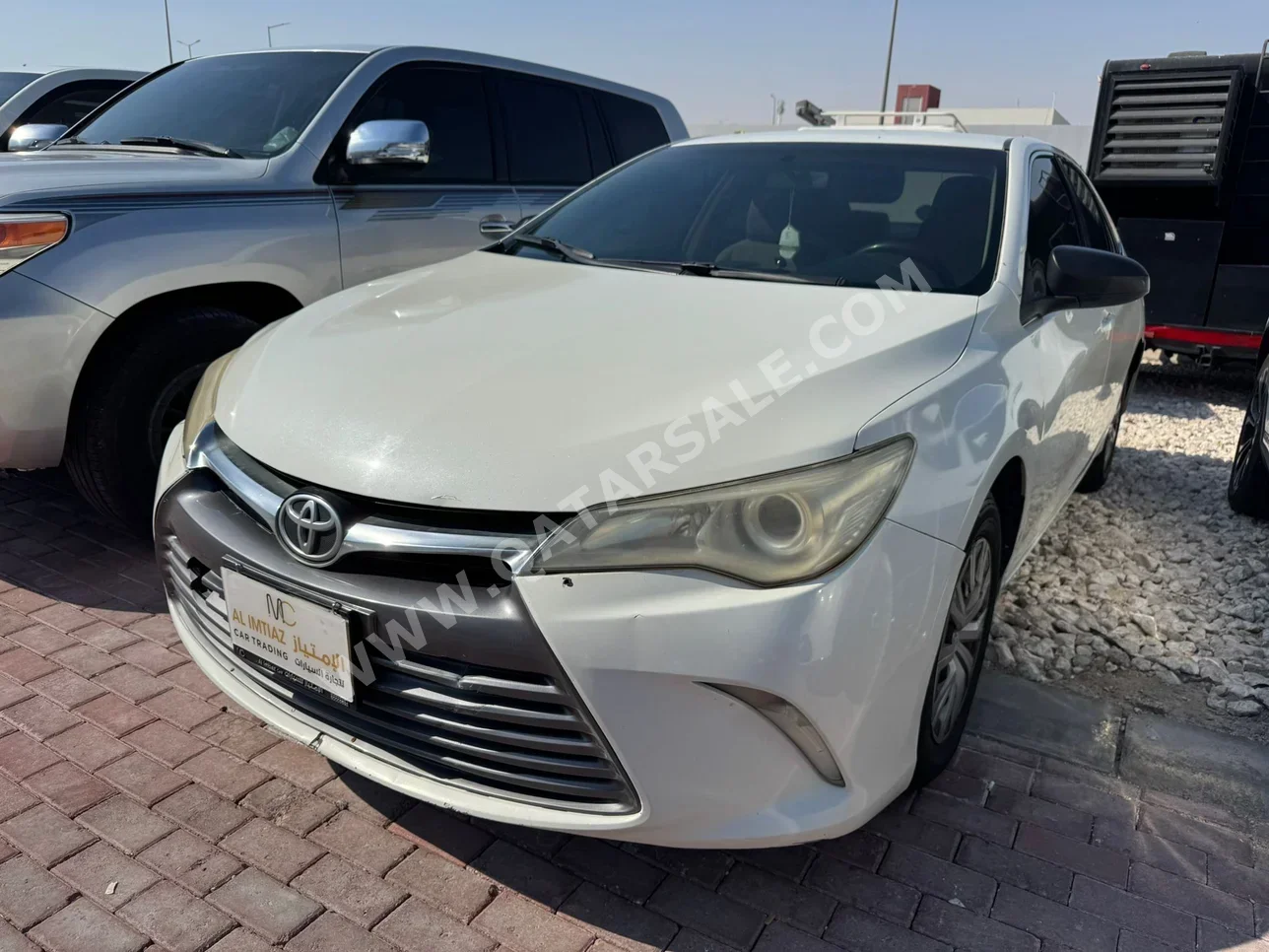 تويوتا  كامري  جي ال  2016  اوتوماتيك  296,000 كم  4 سلندر  سحب امامي  سيدان  أبيض