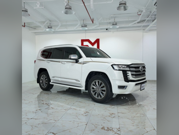 تويوتا  لاند كروزر  في اكس توين توربو  2022  اوتوماتيك  167,000 كم  6 سلندر  دفع رباعي  اس يو في  أبيض