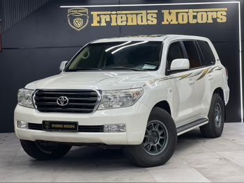 تويوتا  لاند كروزر  جي اكس  2011  اوتوماتيك  407,000 كم  6 سلندر  دفع رباعي  اس يو في  أبيض